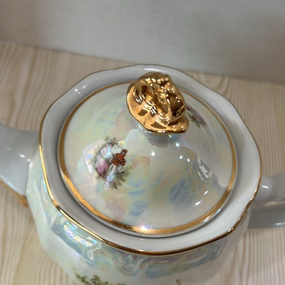 Vintage ceramic Victorian teapot - Picture 3 of 7